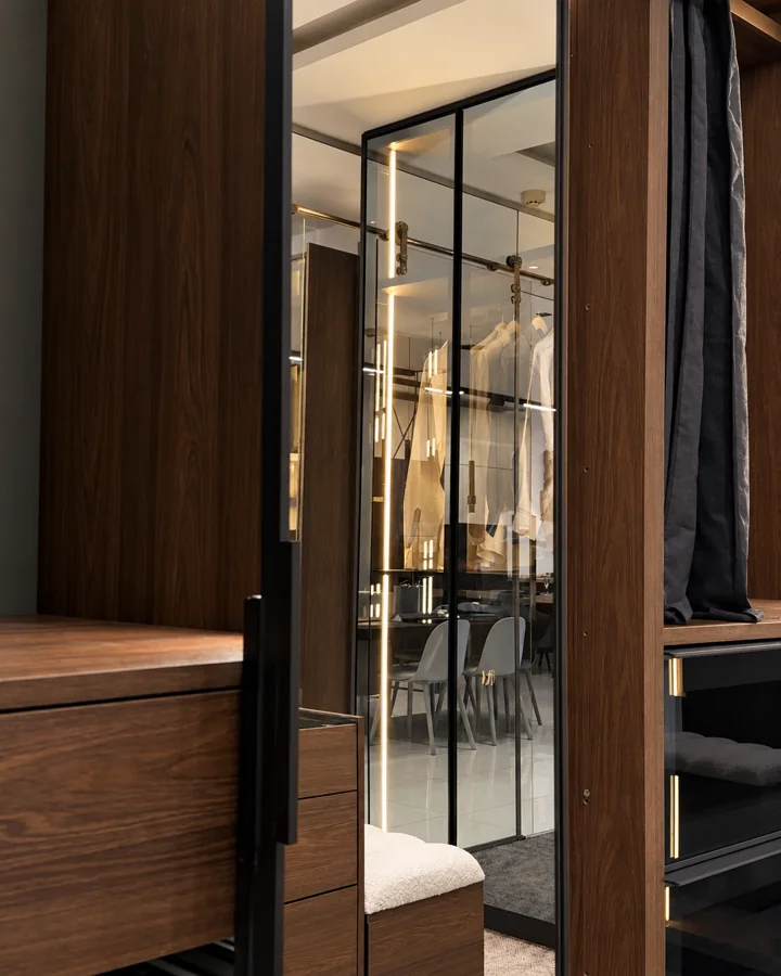 الزجاج والإضاءة والتخزين — Kitchen One