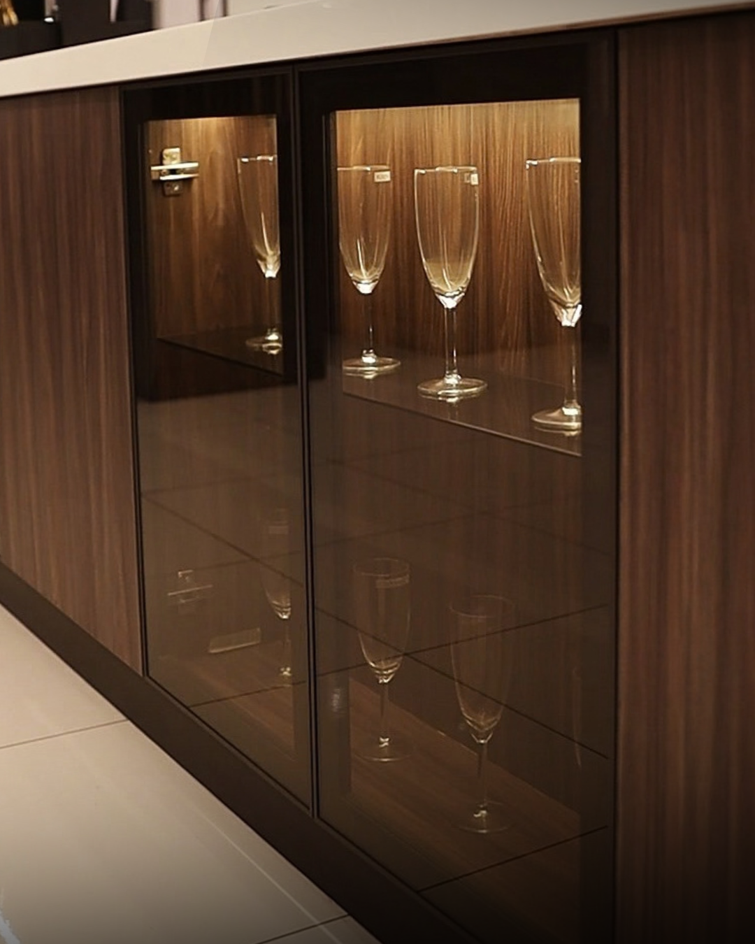 عرض زجاجي — Kitchen One
